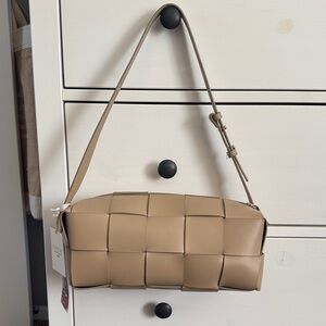 Isadora Tan Woven Leather Shoulder Bag Made In Italy